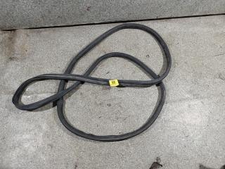 уплотнитель Volkswagen Caddy 3 поколение [рестайлинг] (2010 - 2015)