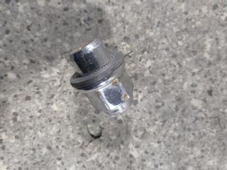 гайка колесная Toyota Auris 2 поколение (2012 - 2015), 1.8 л., i, универсал