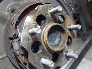 ступица задняя левая Toyota Verso 1 поколение [рестайлинг] (2012 - 2015), 2.0 л., D-4D, 6МКПП, передний привод