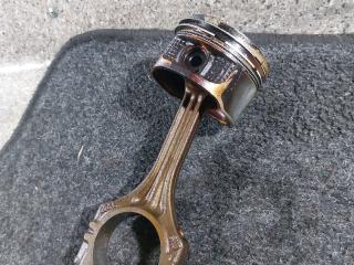 шатун Volkswagen Golf 4 поколение (1997 - 2006), 1.6 л., i, AZD, бензин, 5МКПП