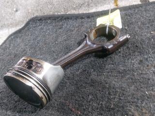 поршень Volkswagen Golf 4 поколение (1997 - 2006), 1.4 л., i, AKQ, бензин, 5МКПП