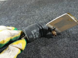 насос (моторчик) омывателя стекла Mercedes-Benz S-Класс W126 / C126 [рестайлинг] 1988, i, задний привод, 2028690021