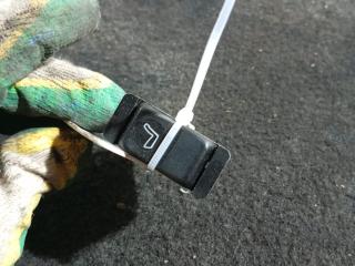 кнопка (выключатель) Mercedes-Benz S-Класс W126 / C126 [рестайлинг] (1985 - 1991), 5.6 л., i, бензин, АКПП, задний привод, 0008208610