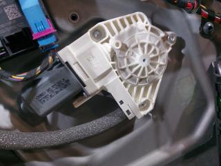 стеклоподъемник передний левый Skoda Superb 2 поколение [рестайлинг] (2013 - 2015), лифтбэк