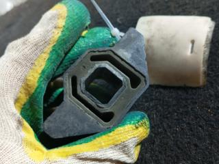 крепление интеркулера Hyundai Sonata NF (2005 - 2008), 2.0 л., CRDi, 28273-27400