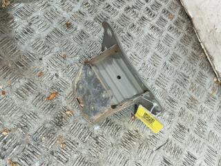 кронштейн переднего бампера Toyota Corolla Verso 1 поколение [рестайлинг] (2004 - 2007)