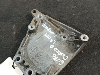 кронштейн компрессора кондиционера Opel Corsa D [рестайлинг] (2010 - 2011), 1.3 л., CDTi, A 13 DTC, дизель, 5МКПП, 55567925