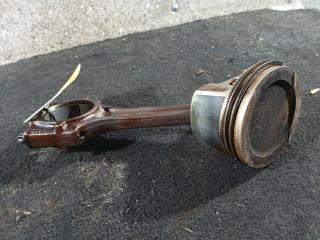 поршень Volkswagen Golf 4 поколение (1997 - 2006), 1.6 л., i, BFQ, бензин, 5МКПП