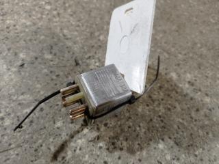 реле (прочие) Mercedes-Benz S-Класс W126 / C126 [рестайлинг] (1985 - 1991), 5.6 л., i, задний привод, 0015420219