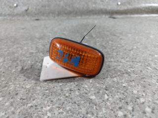 повторитель поворота на крыле левый Nissan Almera N16 (2000 - 2003)