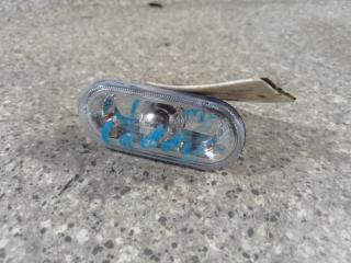 повторитель поворота на крыле левый Volkswagen Caddy 3 поколение (2004 - 2010)