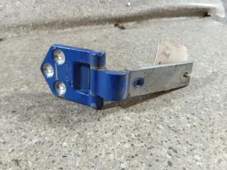 петля двери Volkswagen Caddy 3 поколение (2004 - 2010)