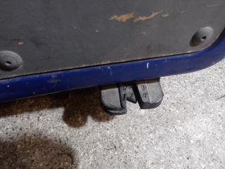 замок двери Volkswagen Caddy 3 поколение (2004 - 2010)