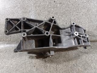 кронштейн (крепление) Volkswagen Passat B5 [рестайлинг] (2000 - 2005), 1.8 л., Ti, AWM, бензин, 5МКПП, передний привод, 06B903143K