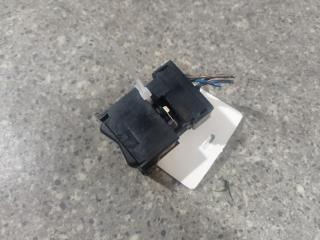 кнопка обогрева заднего стекла Mercedes-Benz S-Класс W126 / C126 [рестайлинг] (1985 - 1991), 5.6 л., i, АКПП, купе, задний привод, 0008206110