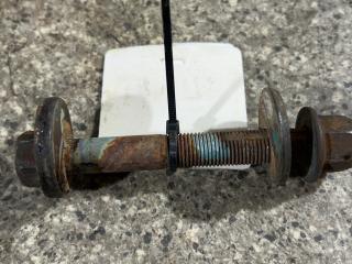 болт развальный Mazda 3 BL (2008 - 2011), 1.6 л., дизель, седан