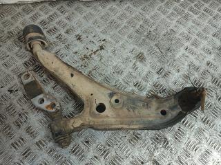 рычаг передний левый Nissan Primera P10 (1990 - 1997)