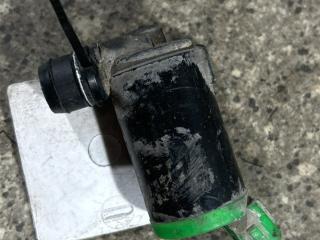 насос (моторчик) омывателя стекла Peugeot 406 1 поколение (1995 - 1999), 2.1 л., TD, P8C (10DAAB), дизель, 5МКПП