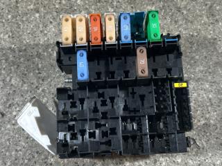 блок предохранителей Renault Laguna 3 поколение (2007 - 2012), 1.5 л., дизель, универсал, 8200528467D