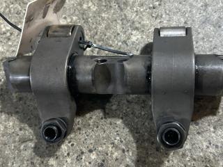 коромысло клапана (рокер) Volkswagen Caddy 3 поколение (2004 - 2010), 1.9 л., TDi, BLS, дизель, МКПП, 038443H