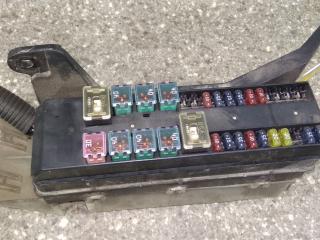 блок предохранителей Nissan Maxima A33 2002