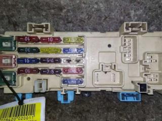 блок предохранителей Toyota Carina T190 1995