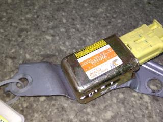 датчик удара Lexus RX 2 поколение 2006