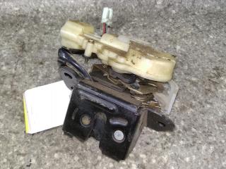 замок багажника Mazda 323 BJ 2000