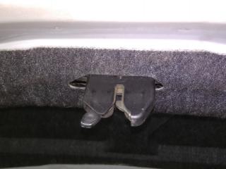 замок багажника Nissan Maxima A33 2002