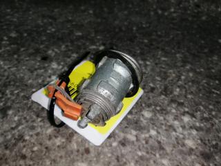 замок двери передней левой Chrysler PT Cruiser 1 поколение 2005