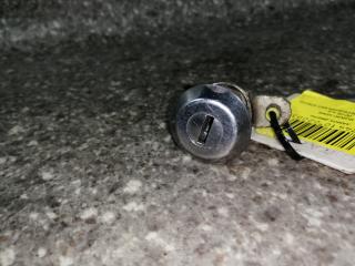 замок двери передней левой Suzuki Ignis 2 поколение (MH) 2004