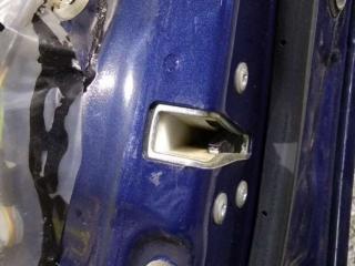 замок двери передней правой Suzuki SX4 1 поколение 2010