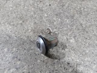 замок двери передней правой Toyota Yaris Verso 1 поколение 2002