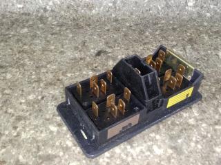 кнопка стеклоподъемника двери Audi A6 4A/C4 1996