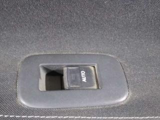 кнопка стеклоподъемника двери Toyota Auris 1 поколение 2009