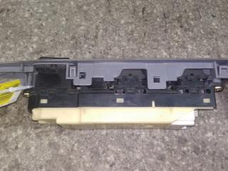 кнопка стеклоподъемника двери Toyota Avensis Verso 1 поколение [рестайлинг] 2005