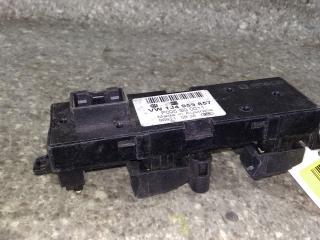 кнопка стеклоподъемника двери Volkswagen Golf 4 поколение 2000