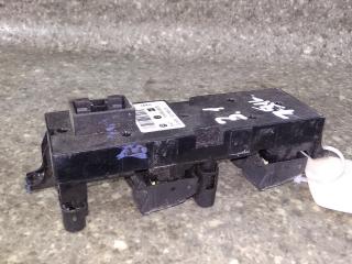 кнопка стеклоподъемника двери Volkswagen Golf 4 поколение 2000