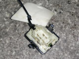 кнопка стеклоподъемника двери Volkswagen Passat B4 1995