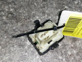 кнопка стеклоподъемника двери Volkswagen Passat B4 1995