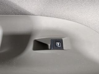 кнопка стеклоподъемника двери Volkswagen Passat B6 2008