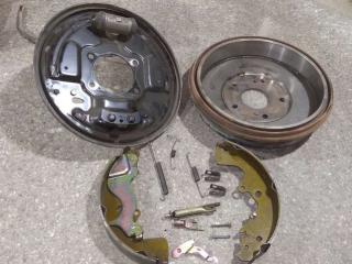 защитный кожух тормозного механизма Suzuki Grand Vitara 2 поколение 2008