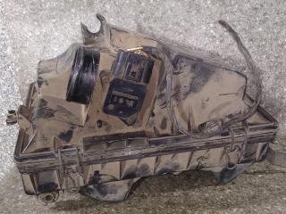 корпус воздушного фильтра Mazda 323 BJ 2001