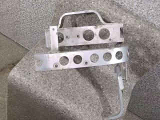 крепление ( кронштейн ) крыла Audi A8 D2/4D (1994 - 1999), 4D0821138AF