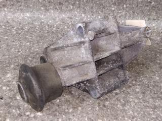 кронштейн двигателя Audi 100 С3 1987