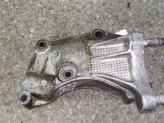 кронштейн двигателя Peugeot 806 221 1998