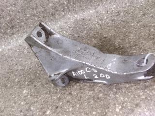 кронштейн КПП Audi 100 С3 1986