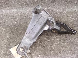 кронштейн КПП Audi 100 С3 1986