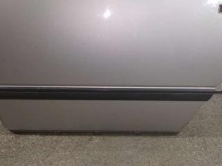 молдинг двери задней левой Mercedes-Benz E-Класс W124 1987