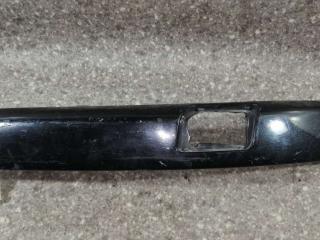 молдинг переднего бампера Volkswagen Golf 5 поколение 2006